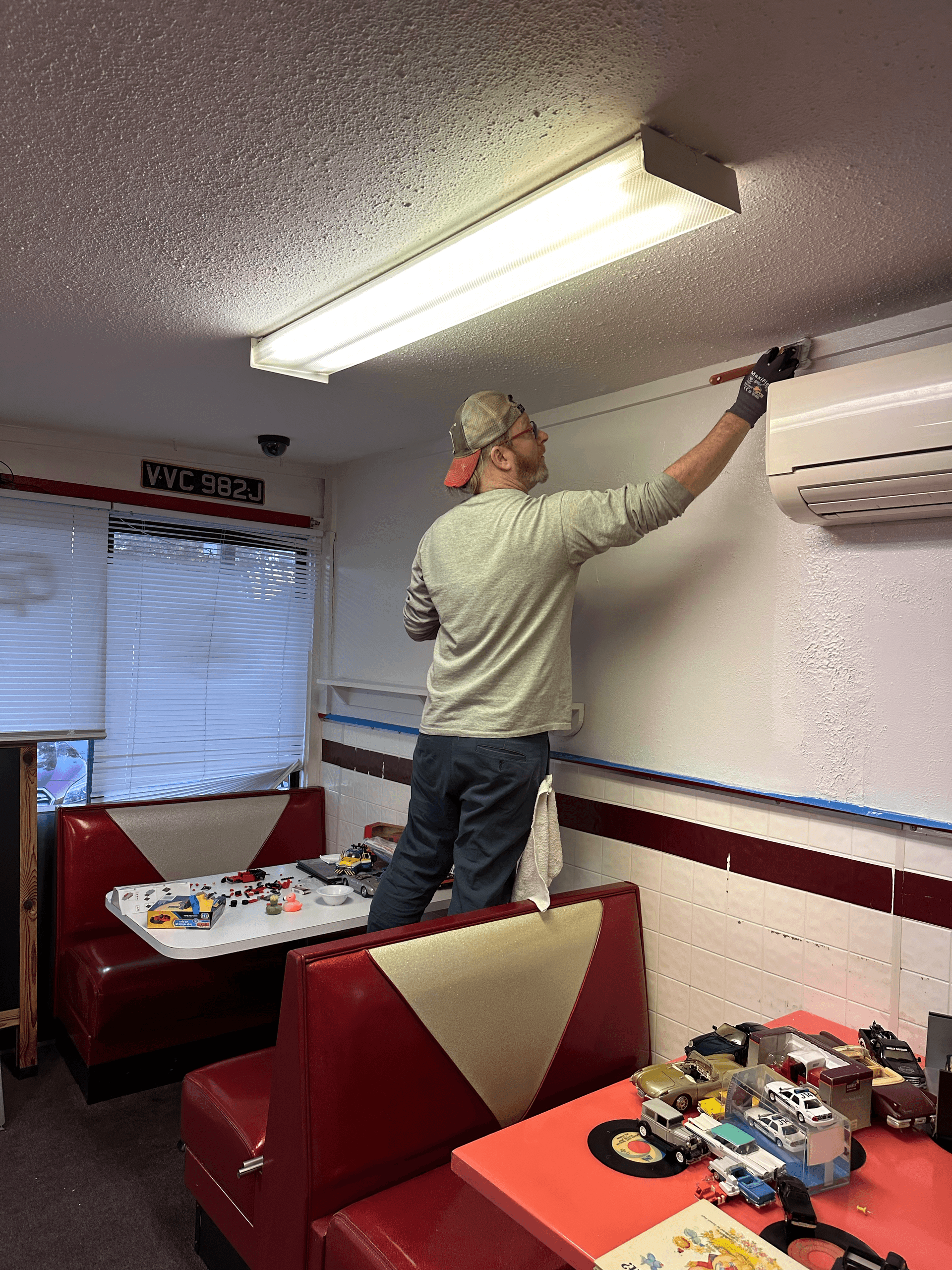 Inside Mac Daddy's Diner